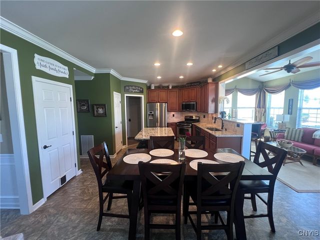 8723 Pizzuto Drive, Cicero, NY 13039