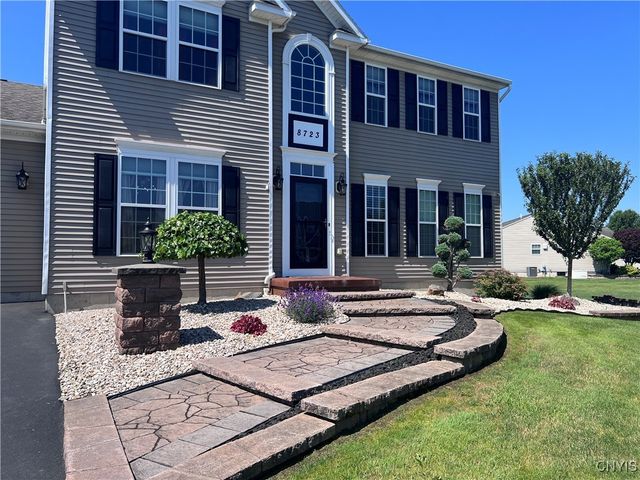 8723 Pizzuto Drive, Cicero, NY 13039