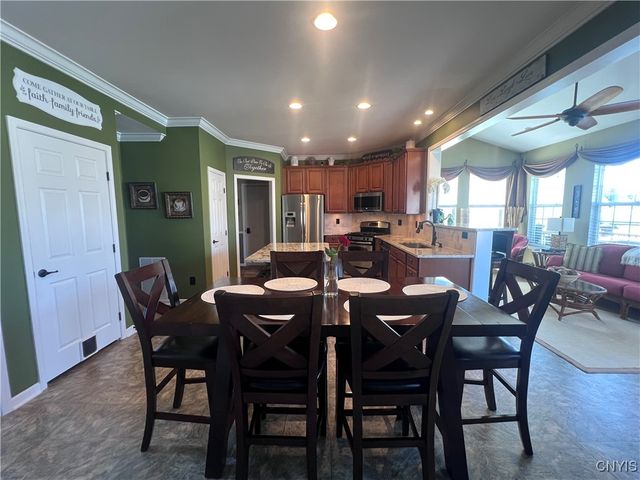 8723 Pizzuto Drive, Cicero, NY 13039