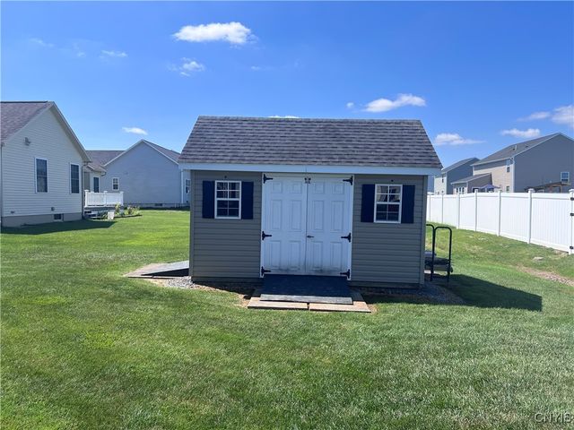 8723 Pizzuto Drive, Cicero, NY 13039