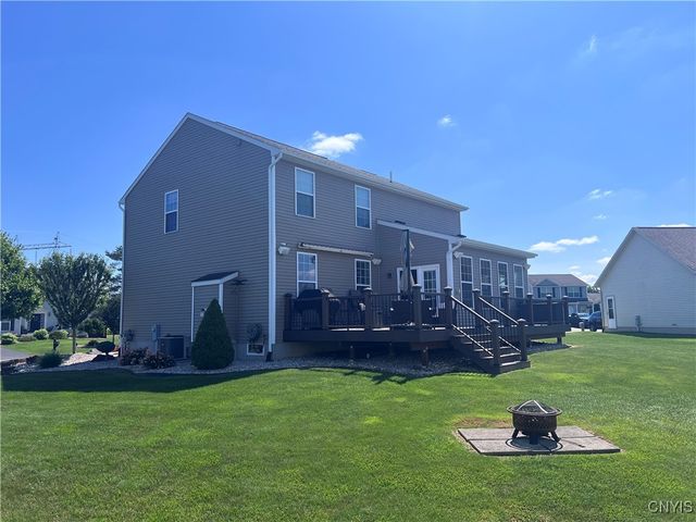 8723 Pizzuto Drive, Cicero, NY 13039