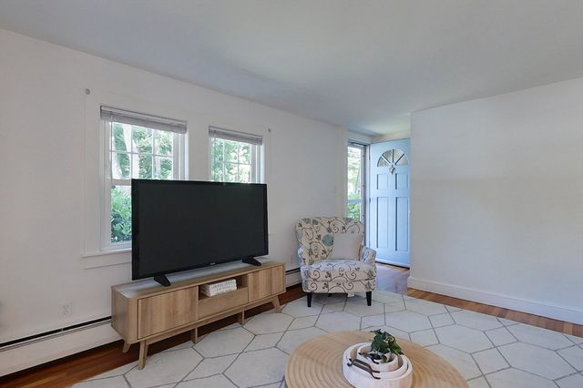 16 Rangeway Rd, Billerica, MA 01862
