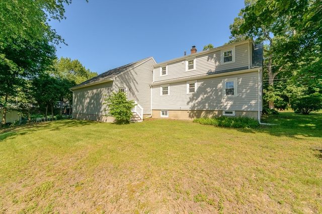 16 Rangeway Rd, Billerica, MA 01862