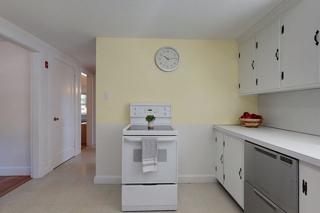 16 Rangeway Rd, Billerica, MA 01862