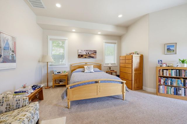 4002 Crystal Springs Drive, Medford, OR 97504