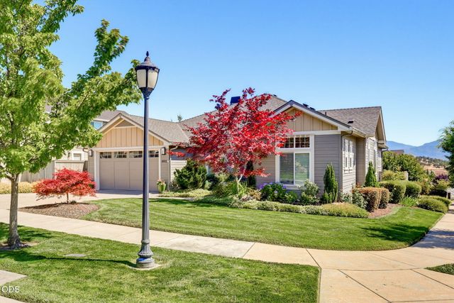 4002 Crystal Springs Drive, Medford, OR 97504