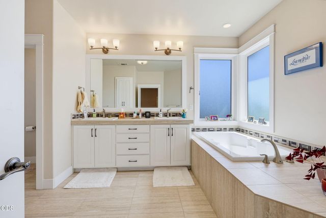 4002 Crystal Springs Drive, Medford, OR 97504
