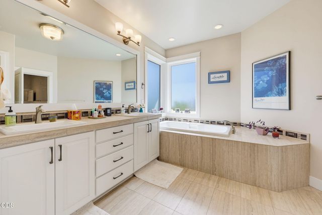 4002 Crystal Springs Drive, Medford, OR 97504