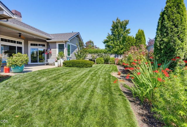4002 Crystal Springs Drive, Medford, OR 97504