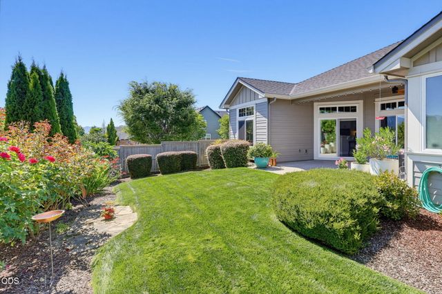 4002 Crystal Springs Drive, Medford, OR 97504