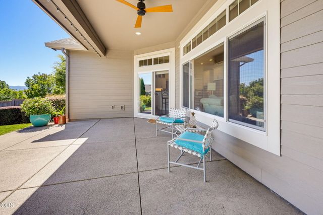 4002 Crystal Springs Drive, Medford, OR 97504