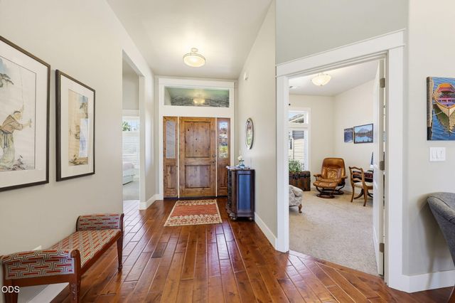 4002 Crystal Springs Drive, Medford, OR 97504