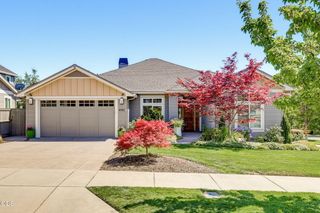 4002 Crystal Springs Drive, Medford, OR 97504