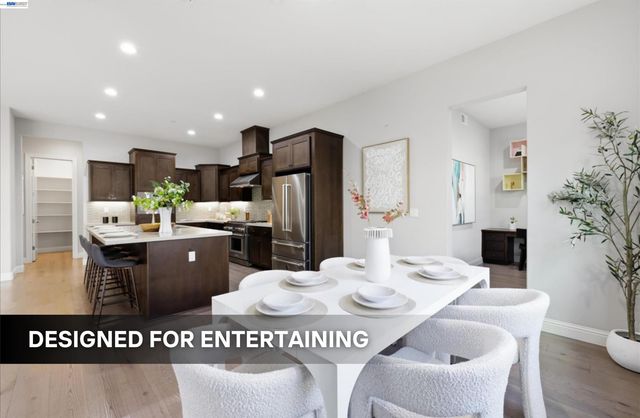 39438 Humpback Whale Rd, Newark, CA 94560