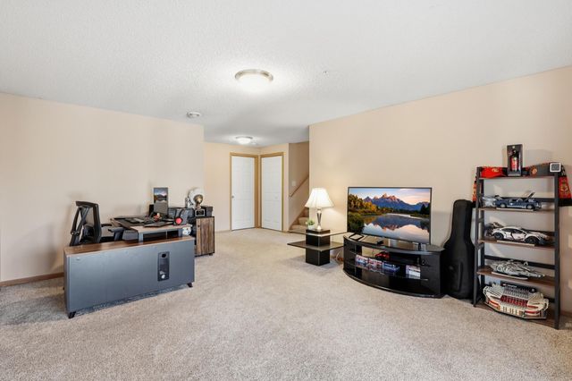 4580 Blaylock Circle, Inver Grove Heights, MN 55076