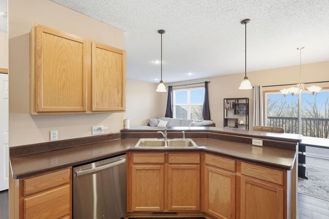 4580 Blaylock Circle, Inver Grove Heights, MN 55076