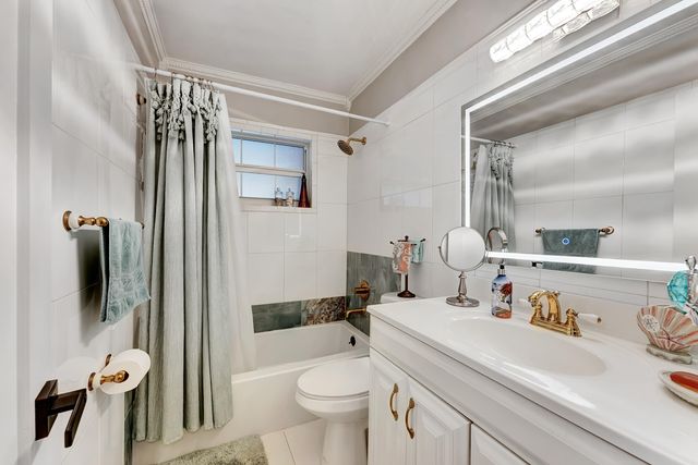 661 Eagle Circle, Delray Beach, FL 33444