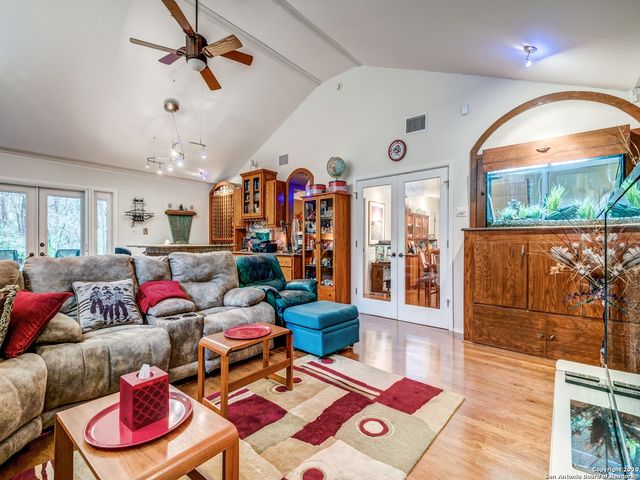 9611 AZALEA CIR, Garden Ridge, TX 78266