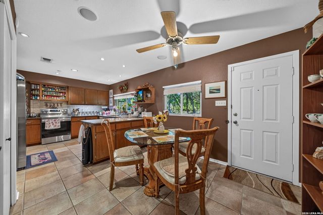 9611 AZALEA CIR, Garden Ridge, TX 78266