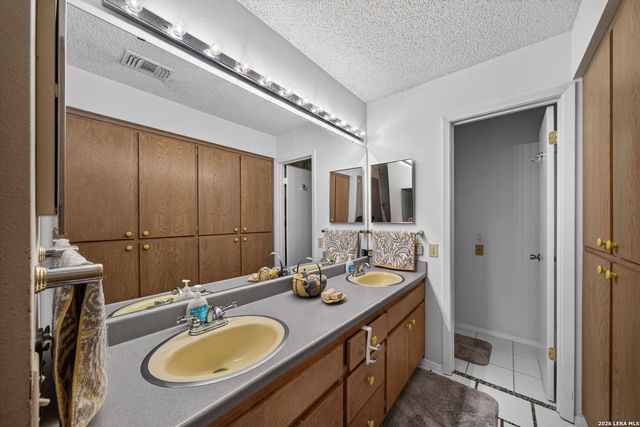 9611 AZALEA CIR, Garden Ridge, TX 78266