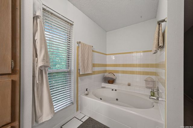 9611 AZALEA CIR, Garden Ridge, TX 78266
