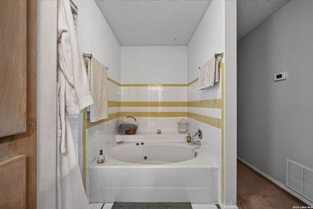 9611 AZALEA CIR, Garden Ridge, TX 78266