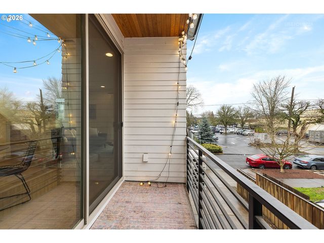 1122 Se TENINO St, Portland, OR 97202