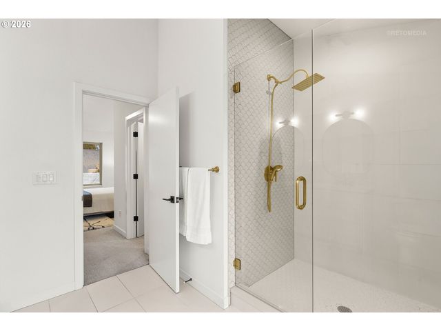 1122 Se TENINO St, Portland, OR 97202