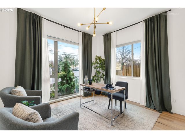 1122 Se TENINO St, Portland, OR 97202