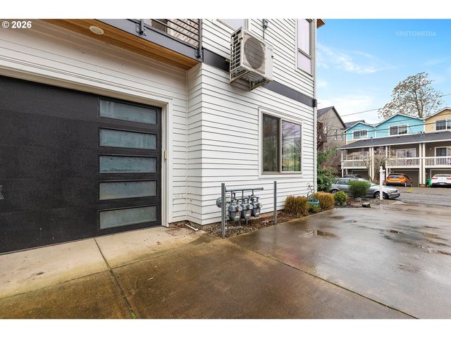 1122 Se TENINO St, Portland, OR 97202