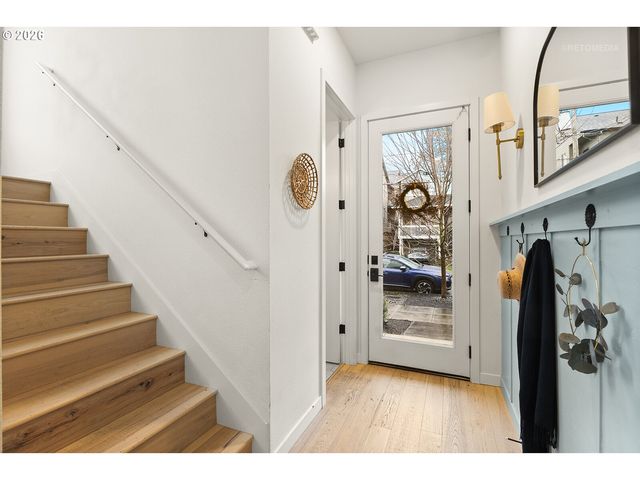 1122 Se TENINO St, Portland, OR 97202