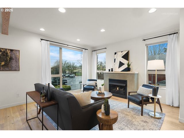 1122 Se TENINO St, Portland, OR 97202