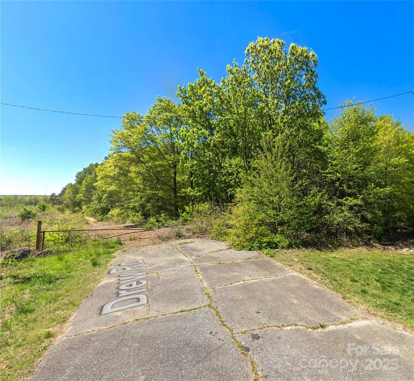 9999 Drew Road, Stanley, NC 28164