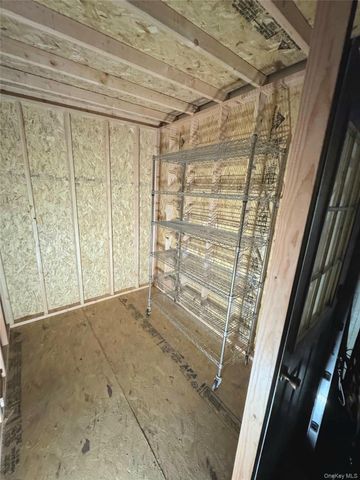 525 Riverleigh Ave C7, Riverhead, NY 11901