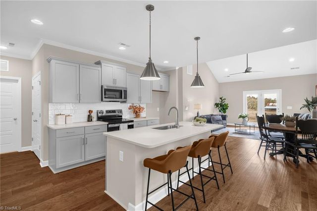 1715 Creekline Drive, Kernersville, NC 27284