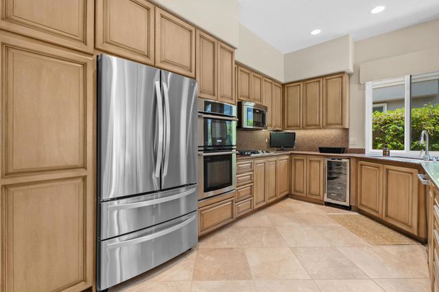 263 Desert Holly Drive, Palm Desert, CA 92211