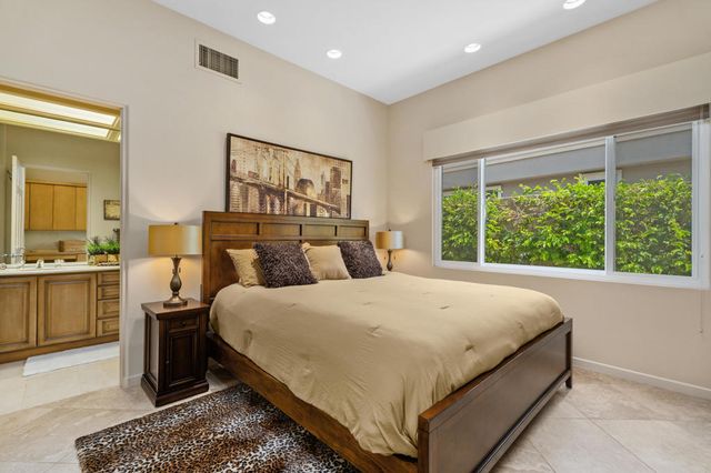 263 Desert Holly Drive, Palm Desert, CA 92211