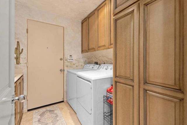 263 Desert Holly Drive, Palm Desert, CA 92211
