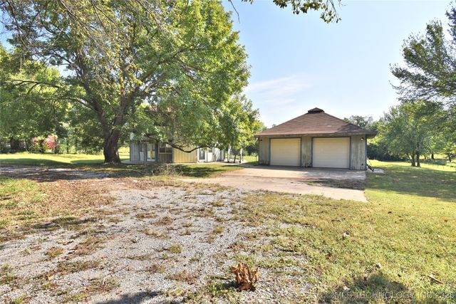 29127 S Tomahawk Road, Catoosa, OK 74015