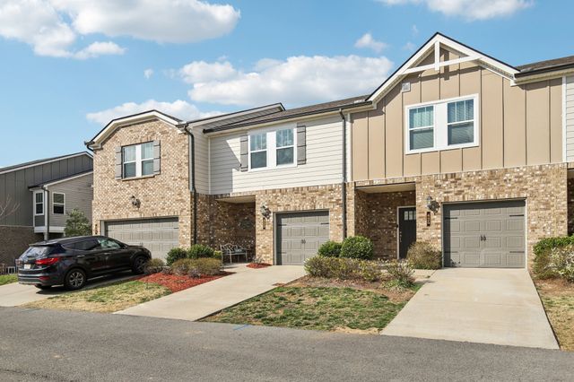 423 Palmetto Dr, Columbia, TN 38401