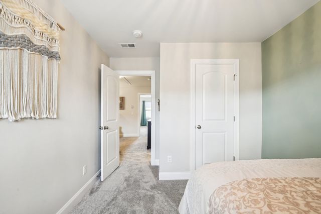 423 Palmetto Dr, Columbia, TN 38401