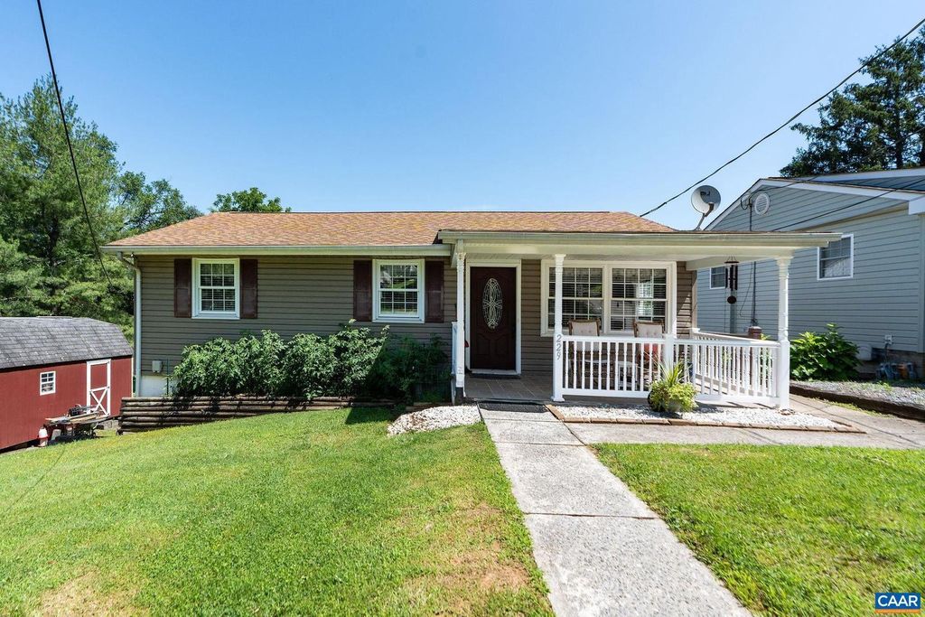 229 CAROLINA AVE, Waynesboro, VA 22980