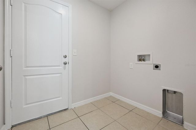 35685 ROSE MOSS AVENUE, Leesburg, FL 34788