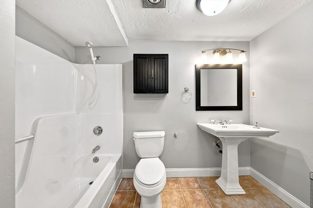 100 Cove Way 802, Quincy, MA 02169