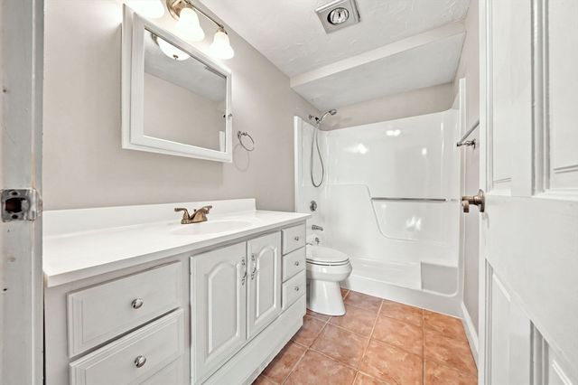 100 Cove Way 802, Quincy, MA 02169