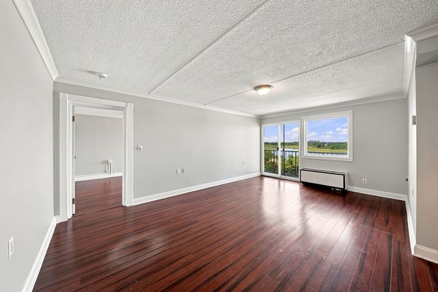 100 Cove Way 802, Quincy, MA 02169