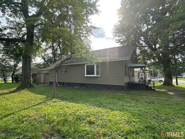 321 E Oak Street, Oakland City, IN 47660