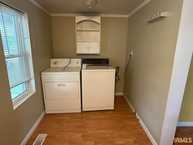 321 E Oak Street, Oakland City, IN 47660