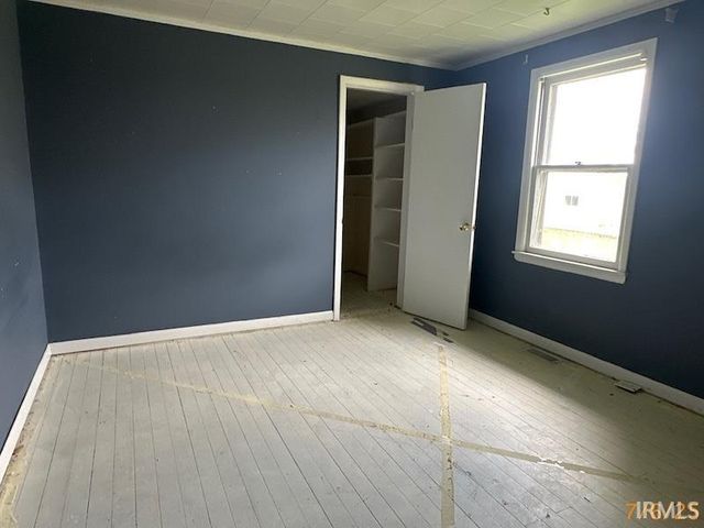 321 E Oak Street, Oakland City, IN 47660