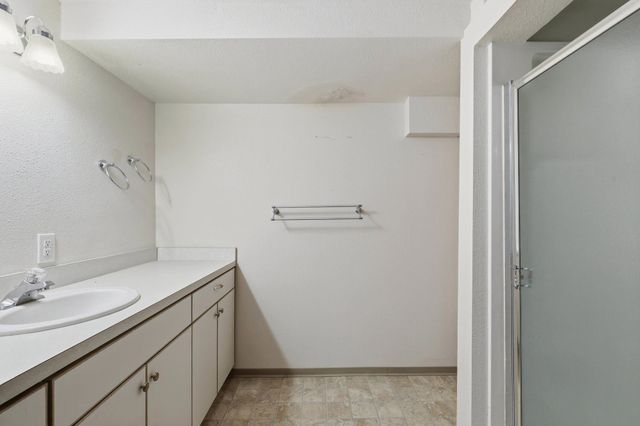 2310 W Wedgewood Ave, Spokane, WA 99208